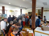 A l'Atelier des Arts, artistes et exposition de couteaux Opinel