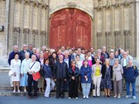 A Lyon devant la cathédrale Saint Jean après un périple dans les traboules.