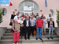 Juin 2019. Sortie à Pontcharra et à La Croix de la Rochette. Devant le Phalanstère  de l'ensemble industriel de la Viscamine