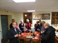 On tire les rois. La titulaire de la chute n°5, Liliane Solidoro, trésorière de l'association, est la reine d'un jour.