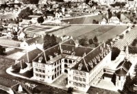 Le château de Corinthe, considérablement agrandi en 1881, abrite l’INJS.