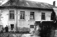 En 1915, Joseph Opinel achète l'ancienne tannerie Dumas pour y installer sa coutellerie.