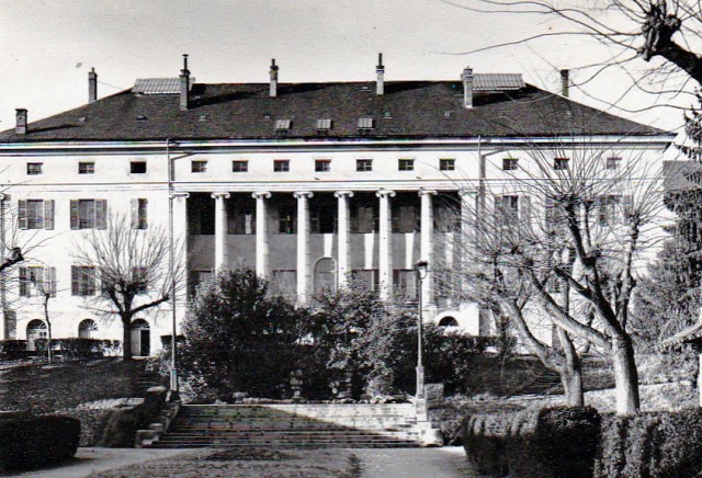 maison colonnes